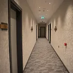 Ramada By Wyndham מלון 5*