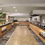 Ramada By Wyndham מלון 5*