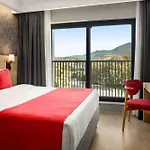 מלון Ramada By Wyndham 5*
