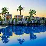 Szálloda Ramada By Wyndham 5*