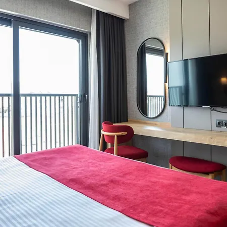 Ramada By Wyndham فندق 5*
