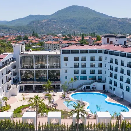 Ramada By Wyndham 5* דלמן