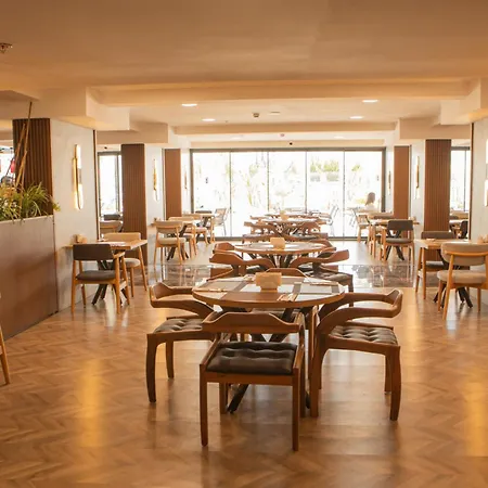 Ramada By Wyndham 5* דלמן