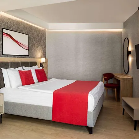 Ramada By Wyndham 5* דלמן