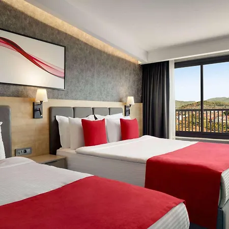 Отель Ramada By Wyndham 5*