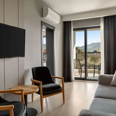 Ramada By Wyndham 5* דלמן