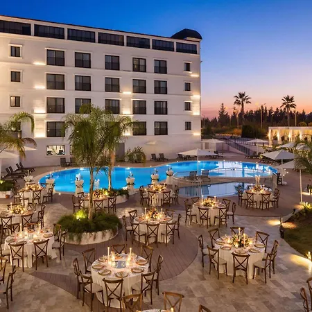 מלון Ramada By Wyndham