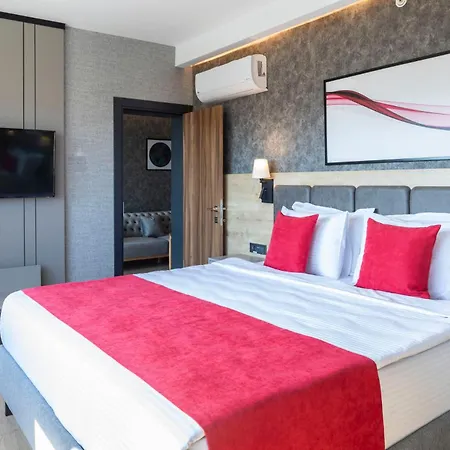 Отель Ramada By Wyndham 5*