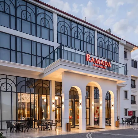 Ramada By Wyndham דלמן