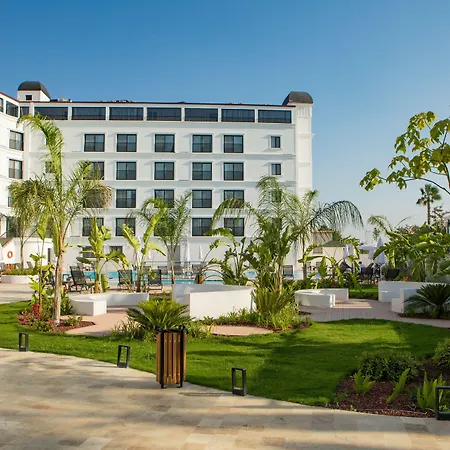 מלון Ramada By Wyndham